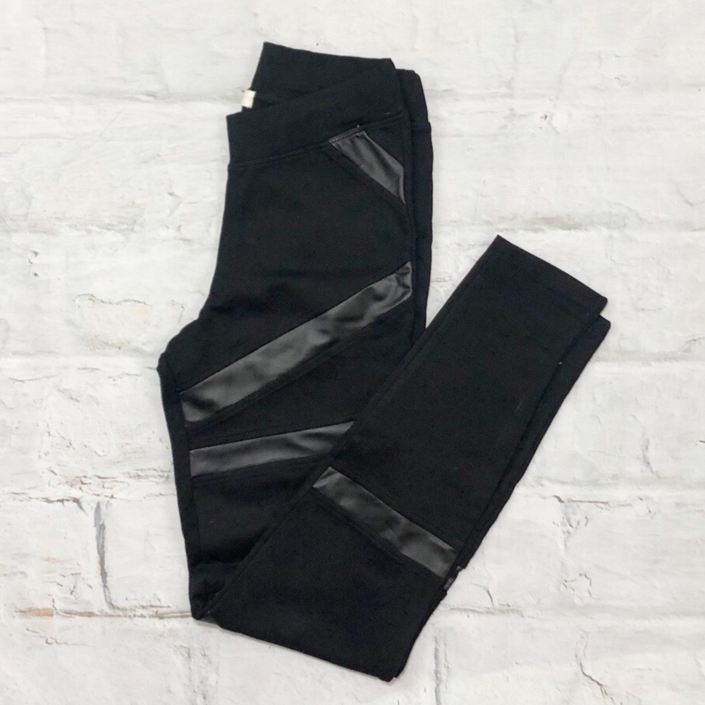 Black Paneled Leggings - Picture 3 of 3